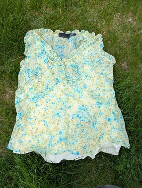 Vintage Y2K 2000s Apostrophe Sheer Polkadot Ruffle Floral Sleeveless Top